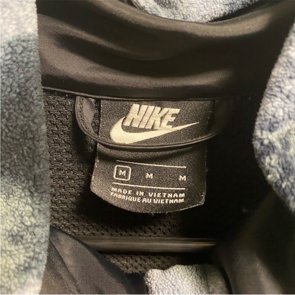 Nike Jacket - Picture 3 of 5